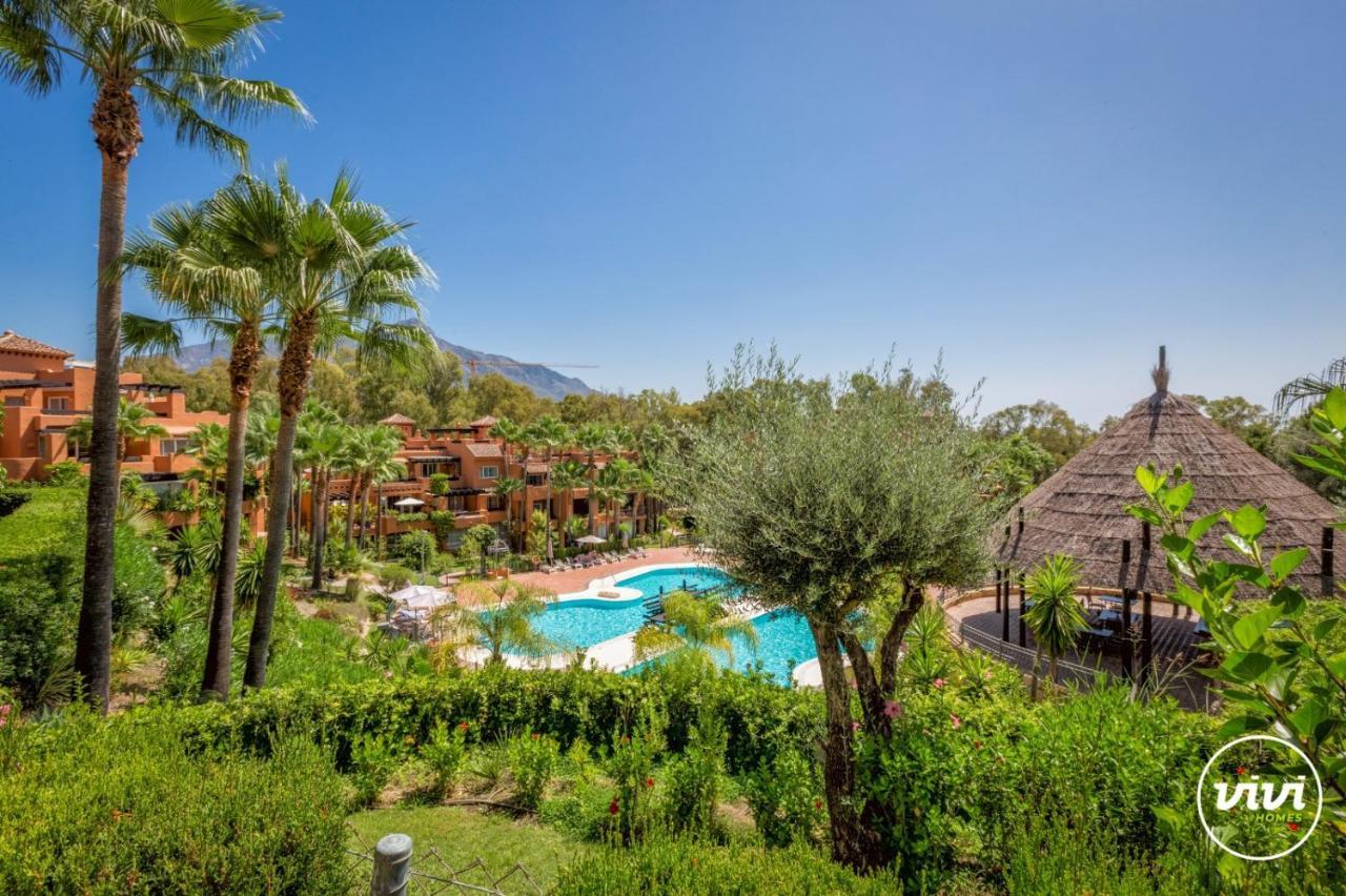 Vivi Homes - Boho Sunrise Alminar Pool, Garden & Terrace * Marbella
