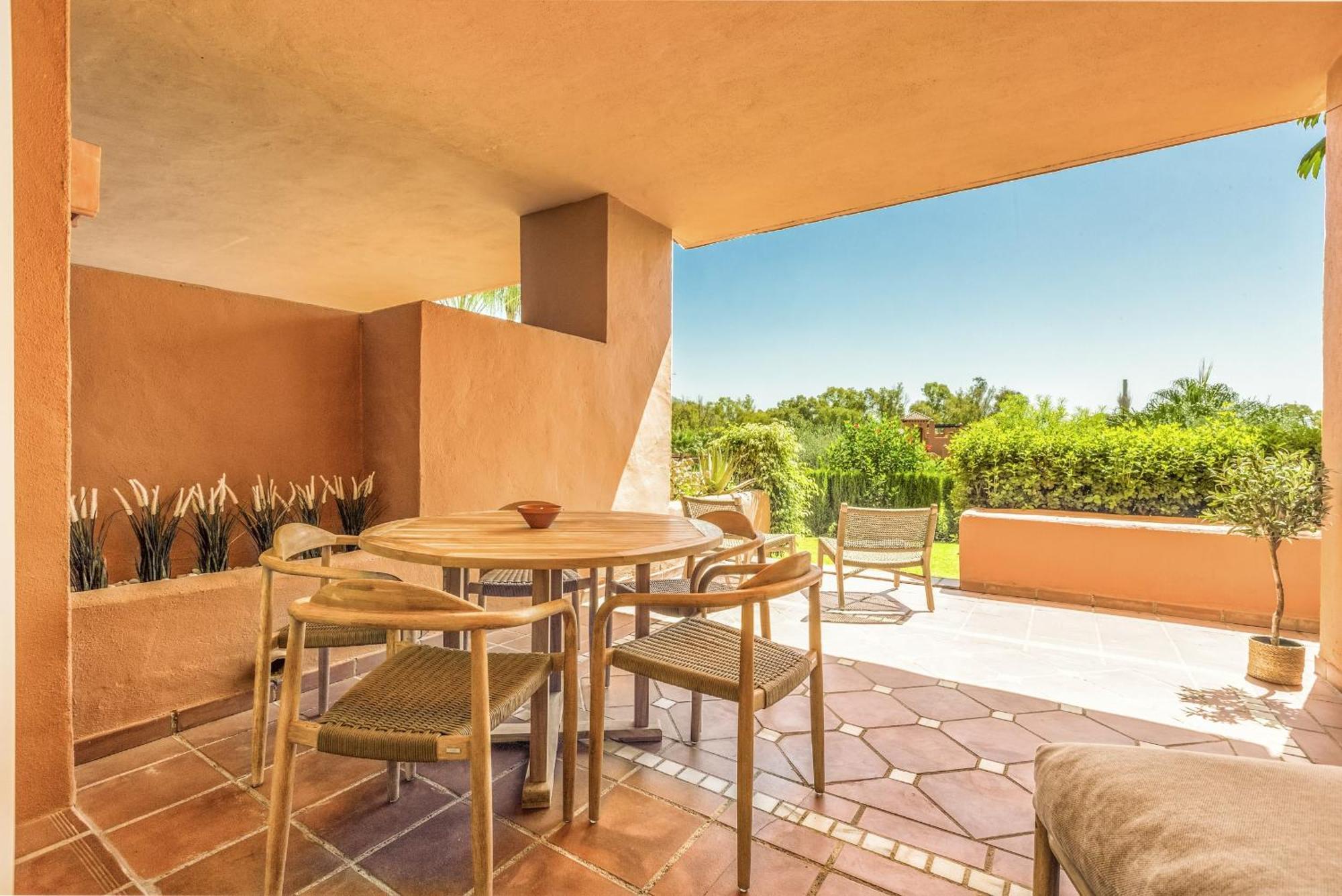 Vivi Homes - Boho Sunrise Alminar Pool, Garden & Terrace Marbella
